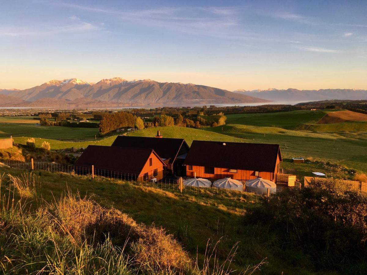 テアナウ Fiordland Eco-Retreat -- Panoramic Views -- Hot Tubヴィラ エクステリア 写真
