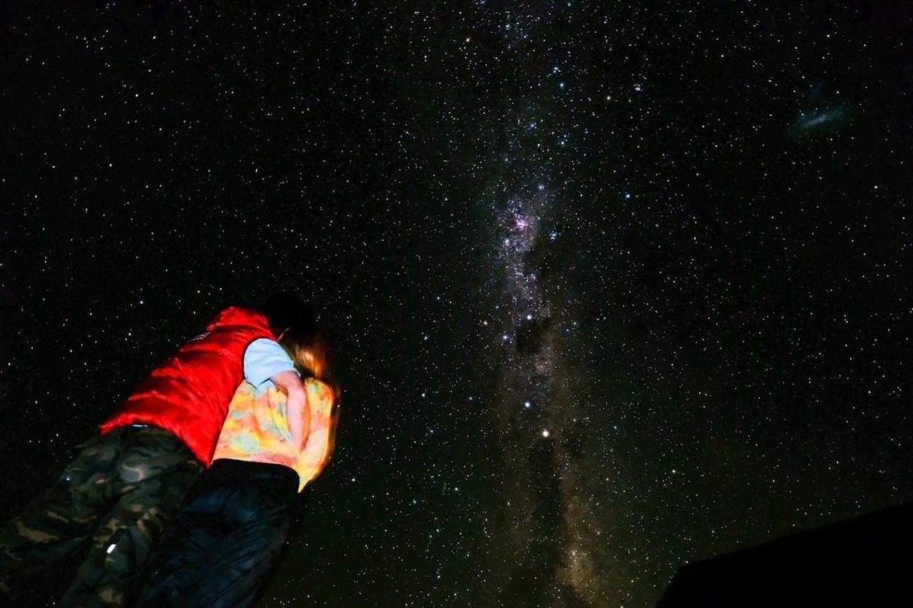 テアナウ Fiordland Eco-Retreat -- Panoramic Views -- Hot Tubヴィラ エクステリア 写真