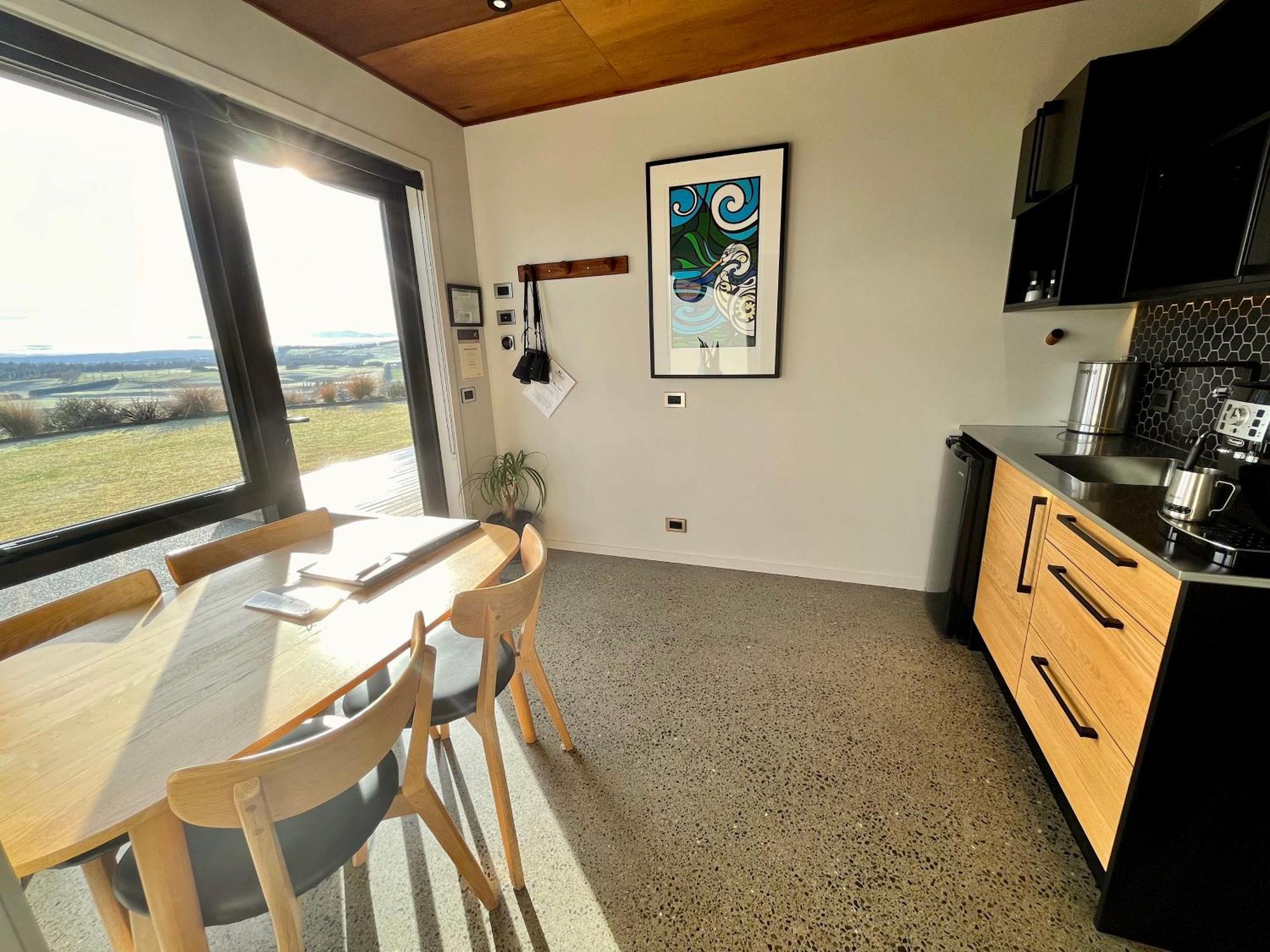 テアナウ Fiordland Eco-Retreat -- Panoramic Views -- Hot Tubヴィラ エクステリア 写真