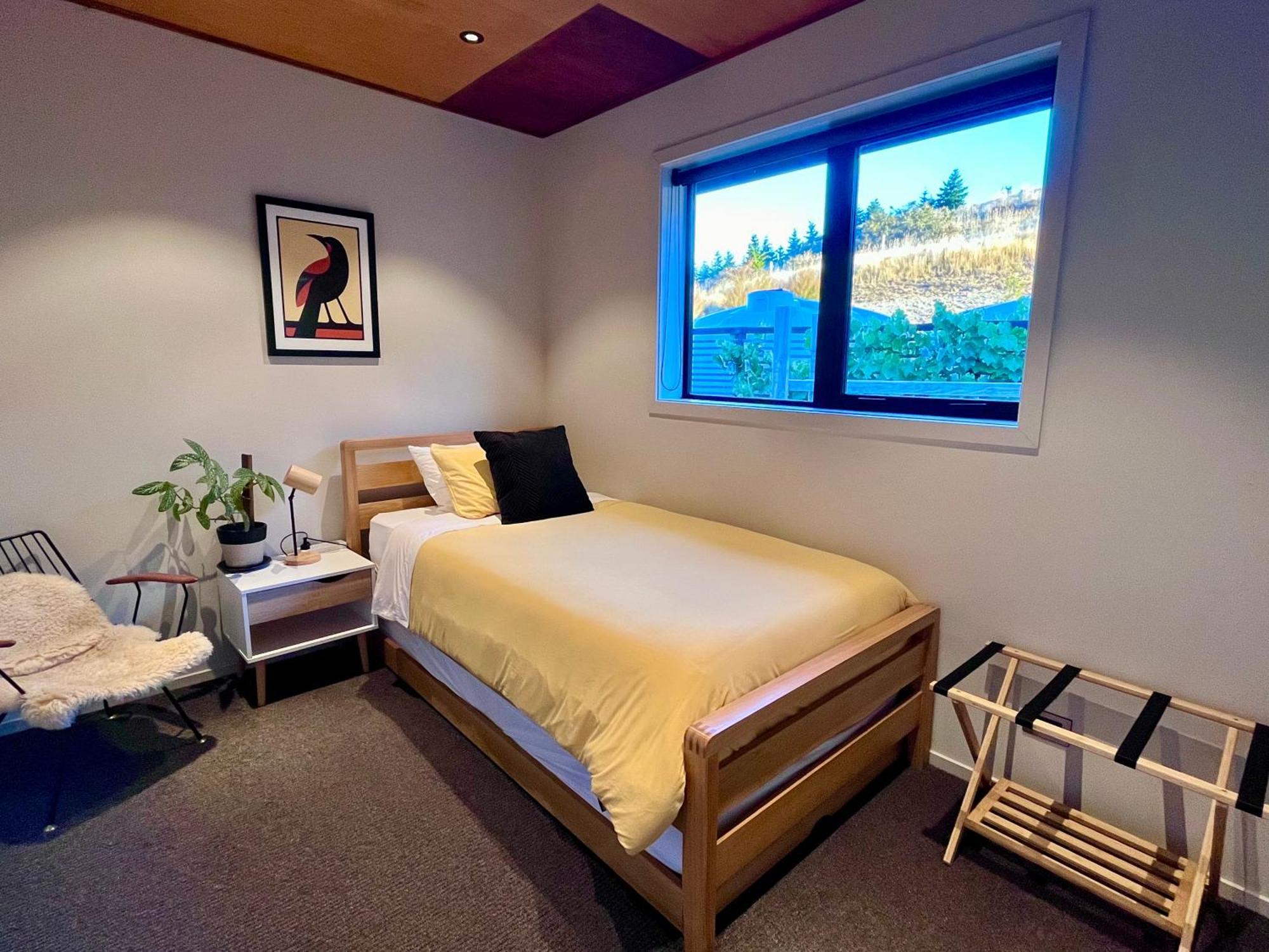 テアナウ Fiordland Eco-Retreat -- Panoramic Views -- Hot Tubヴィラ エクステリア 写真